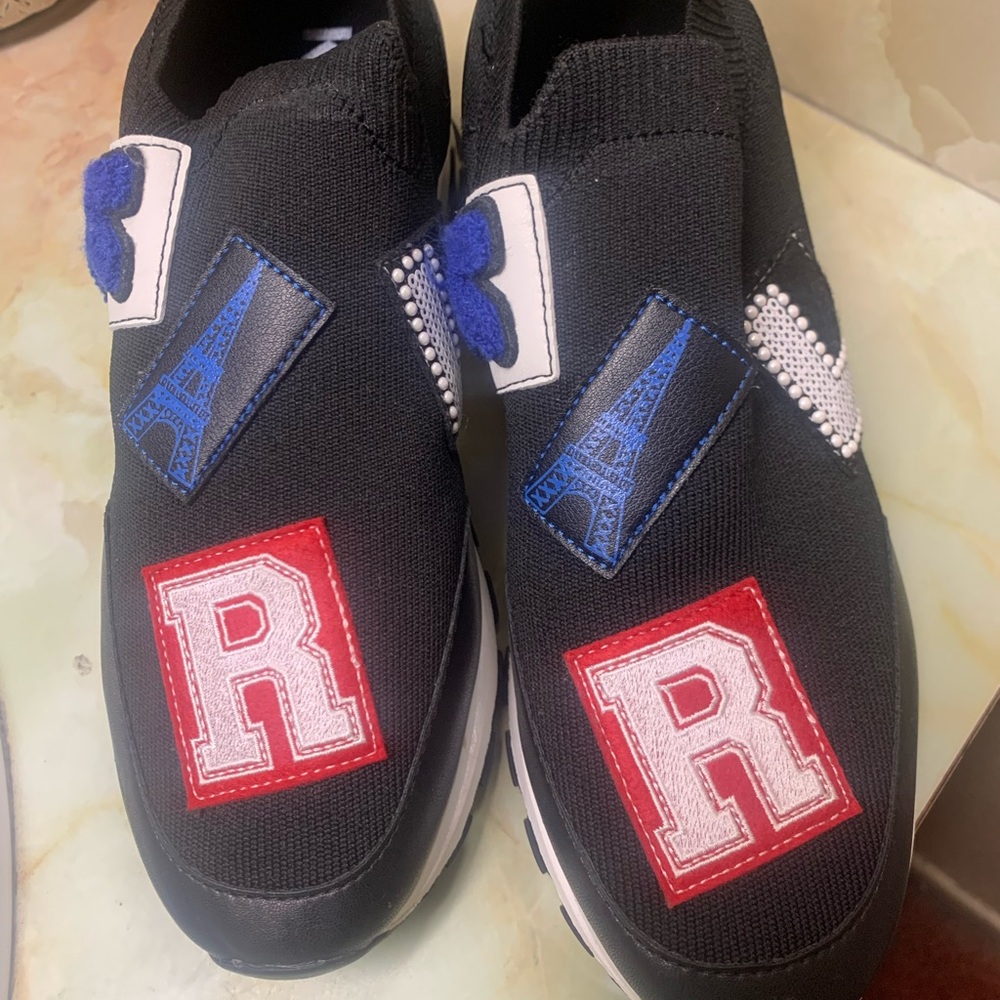 Karl Lagerfeld Paris Women's
Meadow Graphic Slip-On
Sneakers-Size 7M NWOT